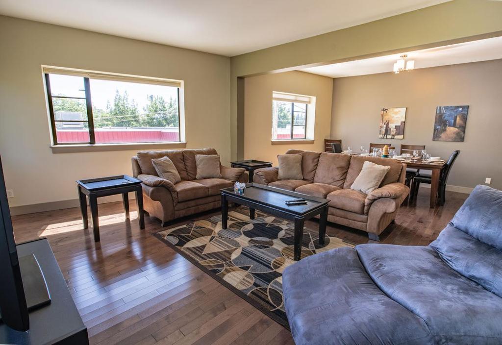 Selkirk Snug By Revelstoke Vacations Apartment Exterior photo